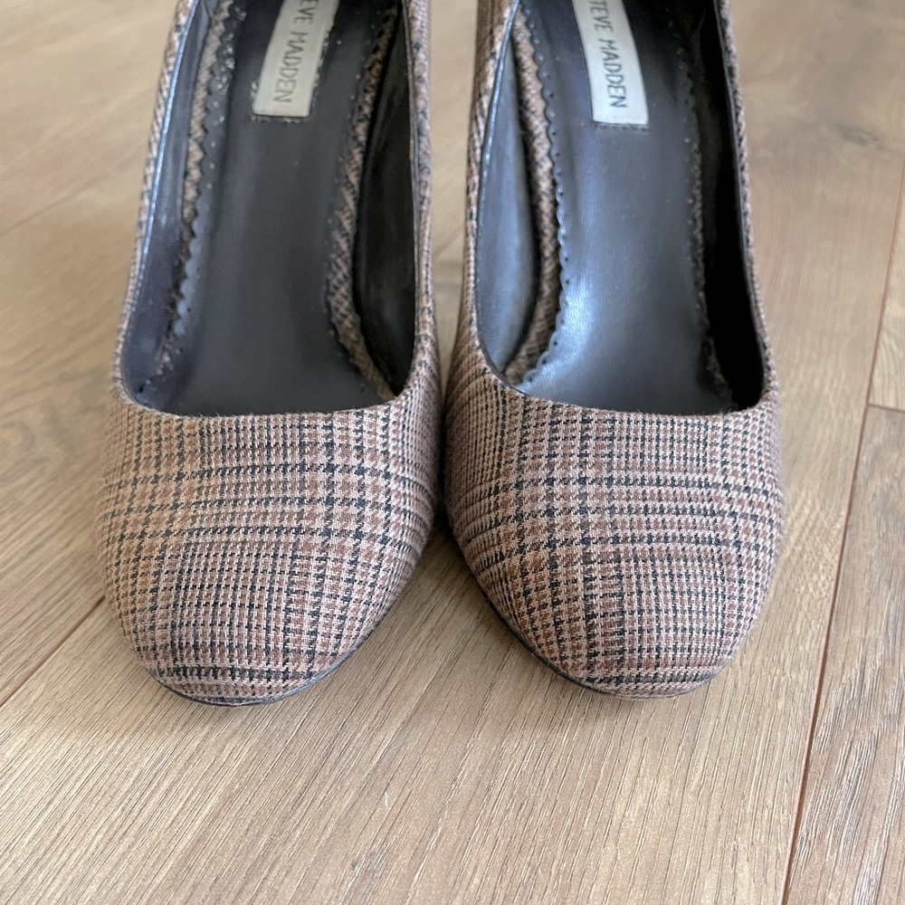 Steve Madden Tweed Pumps